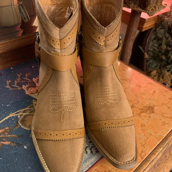 Dingo Gummy Bear Camel Harness Boots NEW 9 - Picture 7 of 13